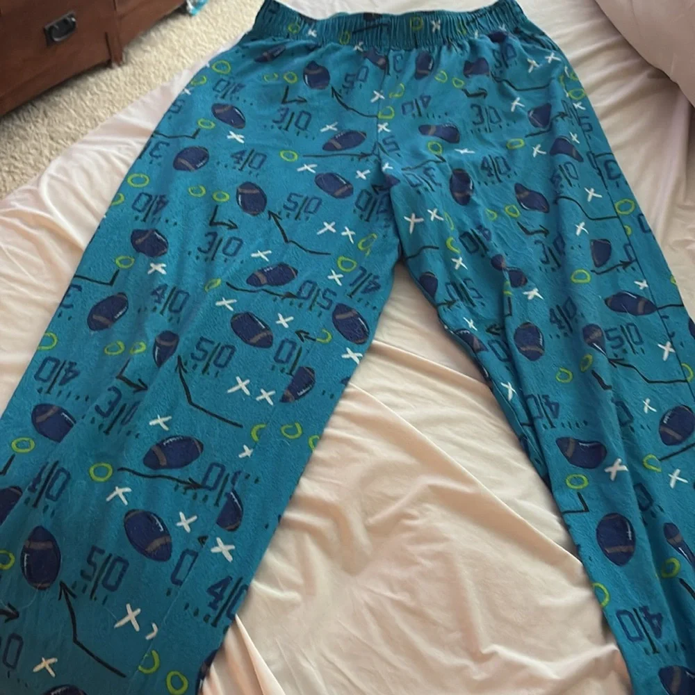 Boys Football Theme PJs. Size 12/14 Large - Picture 7 of 11
